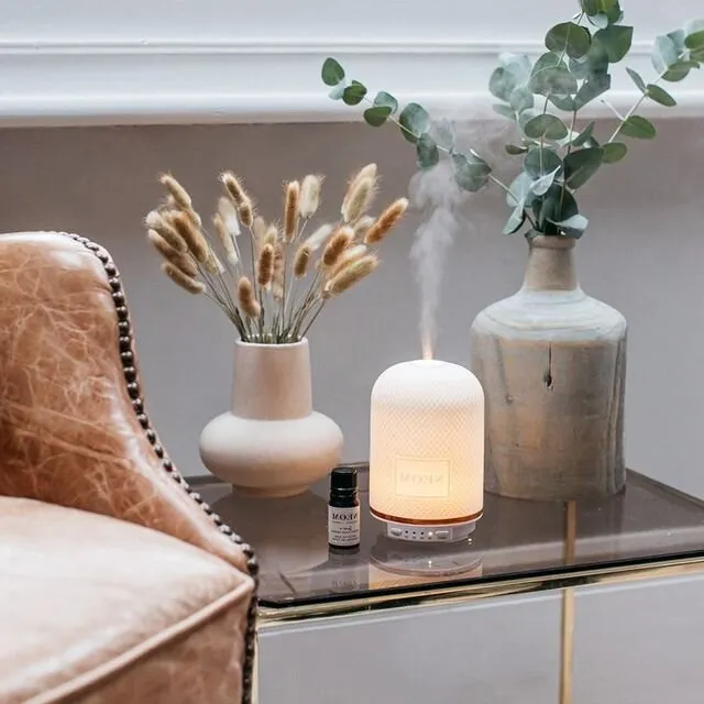 Melhor Difusor de Óleos Essenciais para Aromaterapia difusor-de-oleos-eletrico-ligado